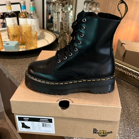 Meet your Posher, Suzanne - Picture 2 of 2